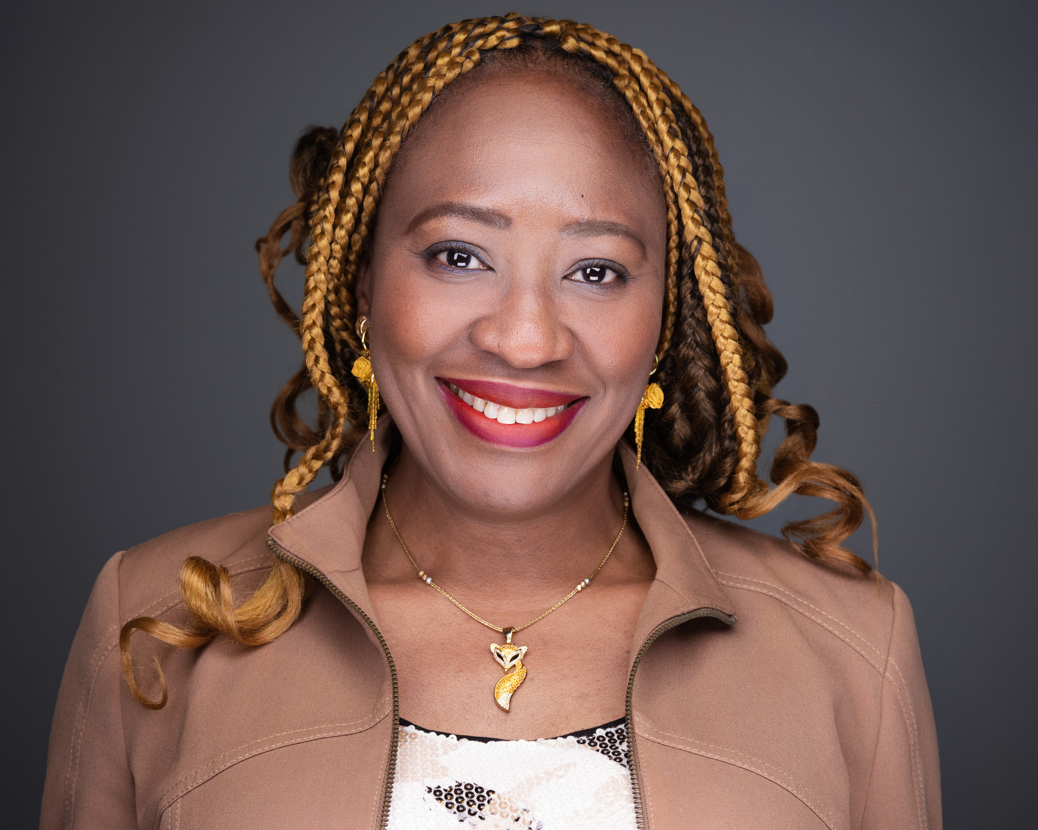 A picture capture at the gaylord texan of a black female executive - 2MM Headshots and Event Photography Female executive corporate headshot near Grapevine, TX by 2mm Headshots